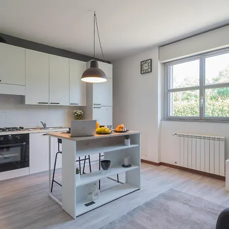 Black Loft By Rent Lägenhet Como
